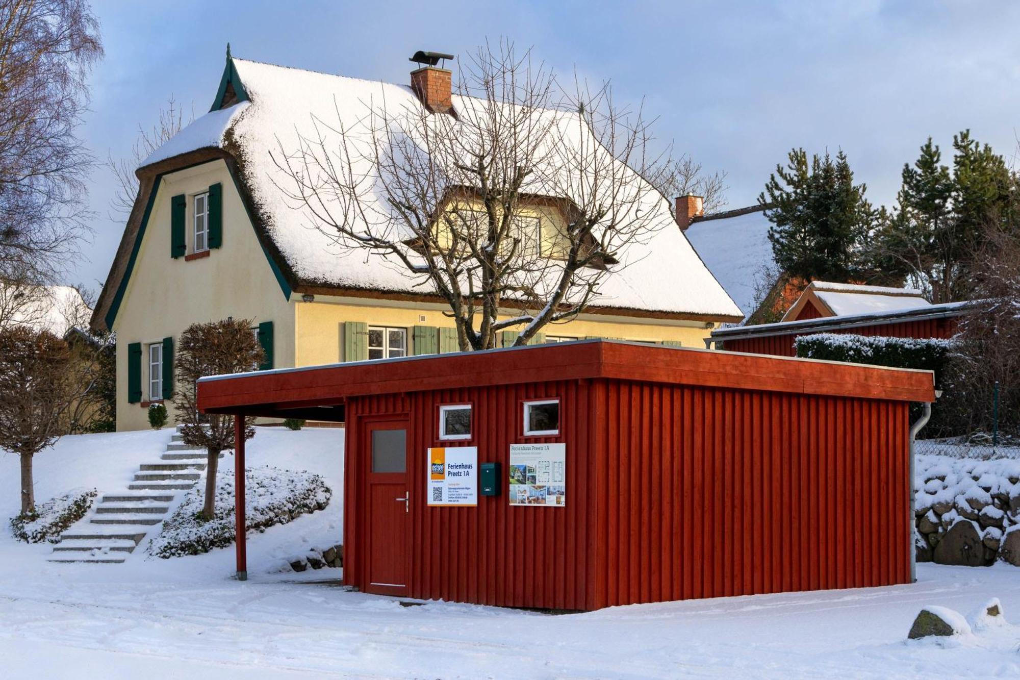 Ferienhaus Preetz 1A - Idylle Unter Reet Burtevitz エクステリア 写真