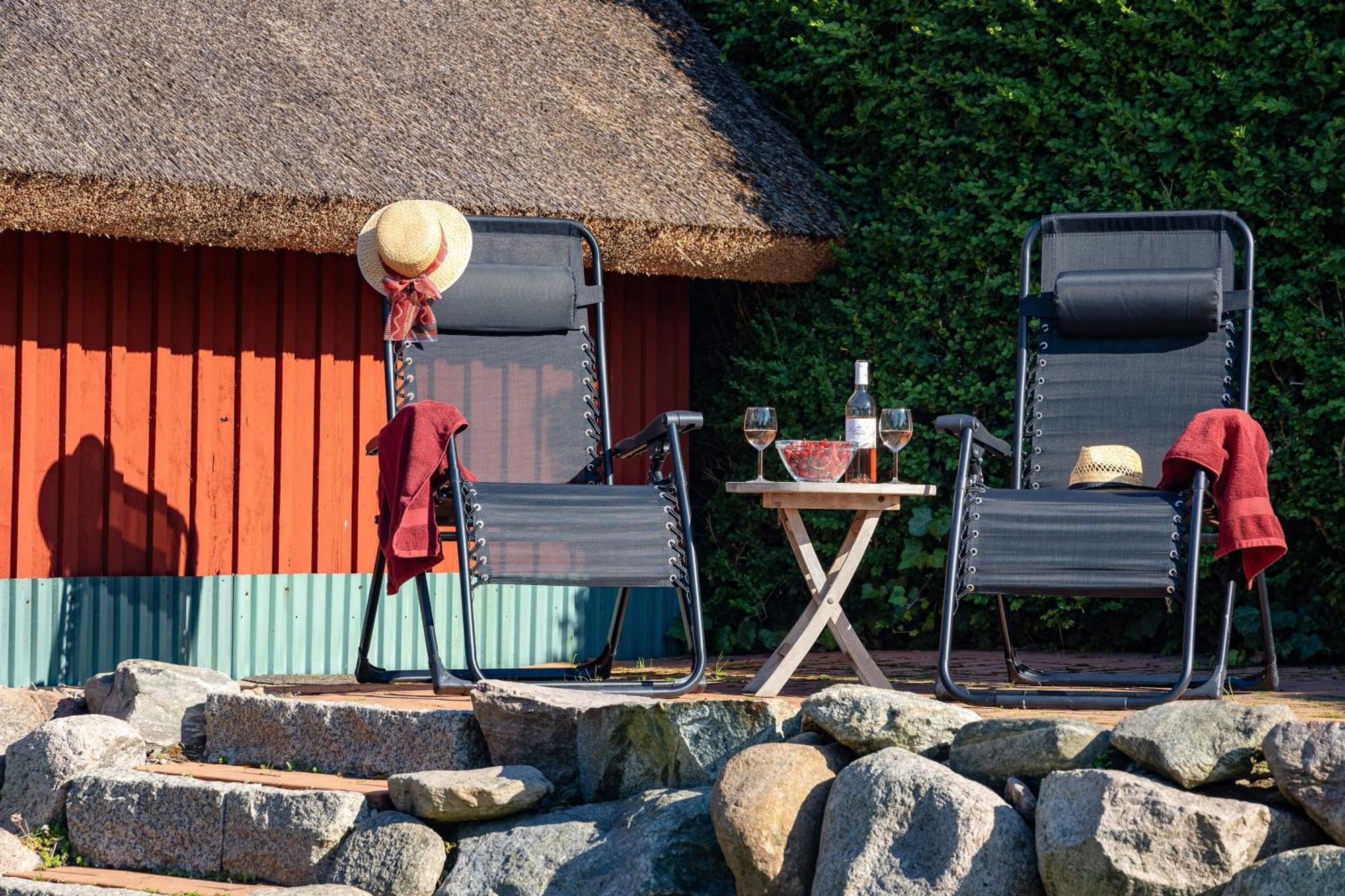 Ferienhaus Preetz 1A - Idylle Unter Reet Burtevitz エクステリア 写真