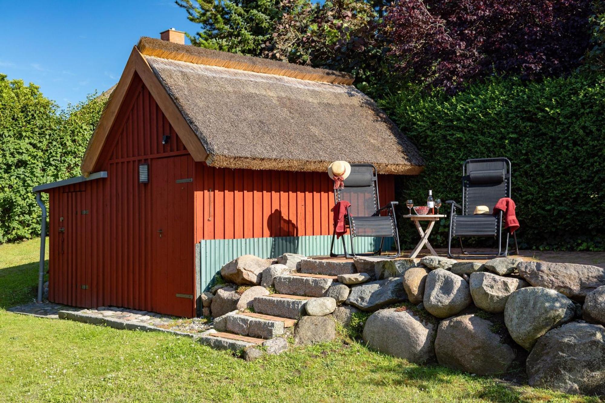 Ferienhaus Preetz 1A - Idylle Unter Reet Burtevitz エクステリア 写真