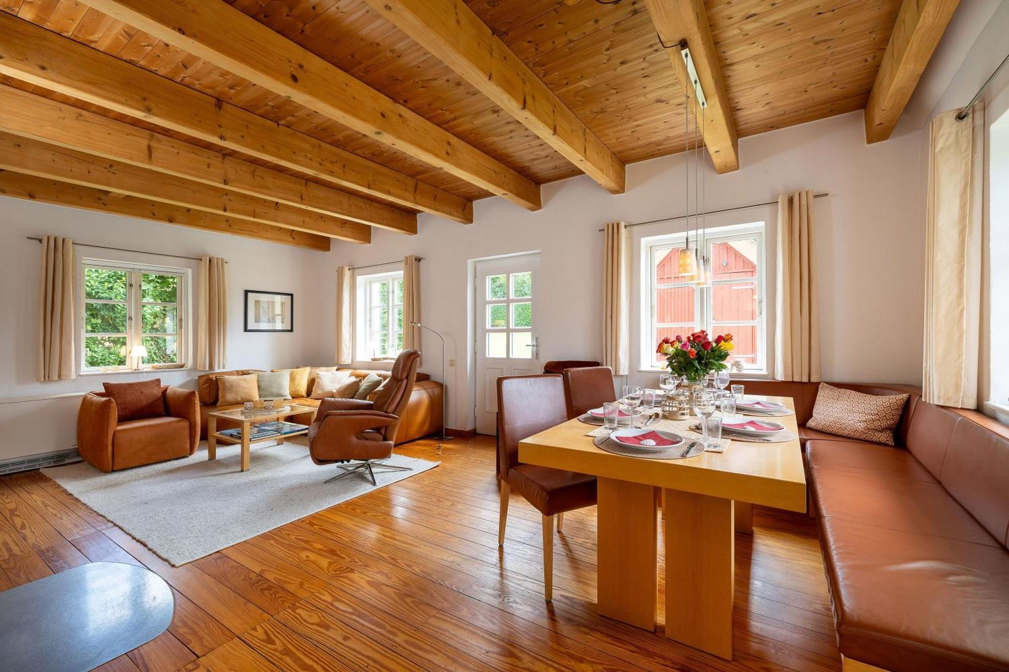 Ferienhaus Preetz 1A - Idylle Unter Reet Burtevitz エクステリア 写真