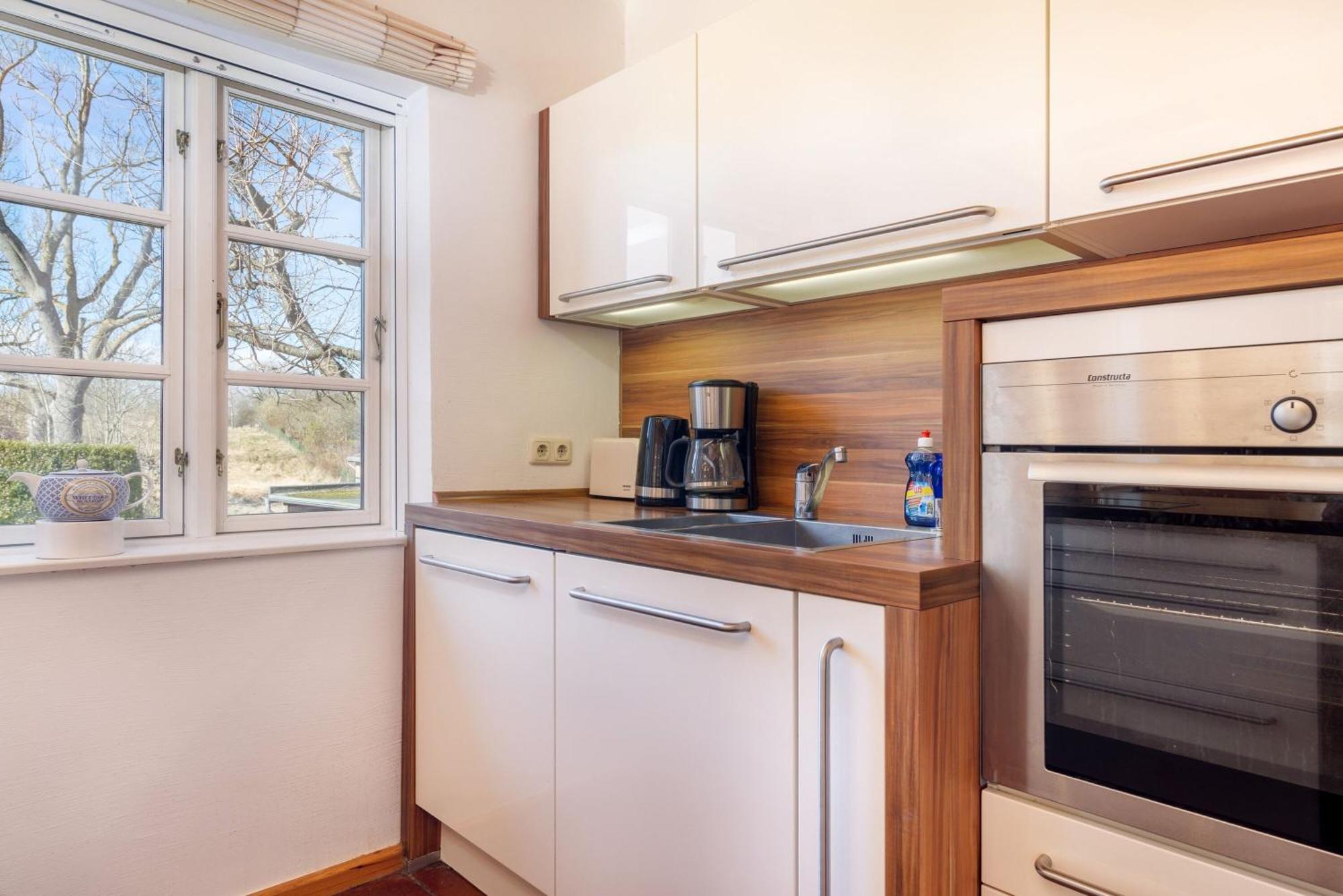Ferienhaus Preetz 1A - Idylle Unter Reet Burtevitz エクステリア 写真
