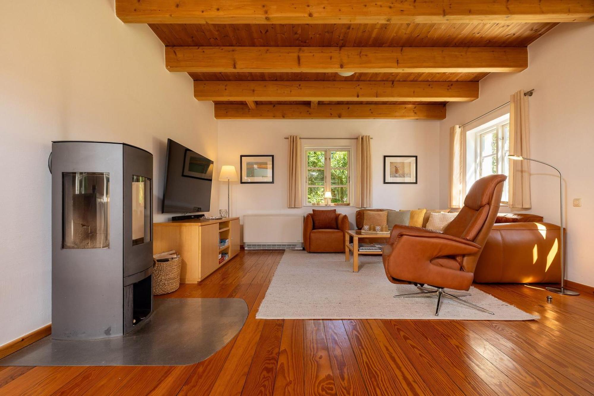 Ferienhaus Preetz 1A - Idylle Unter Reet Burtevitz エクステリア 写真